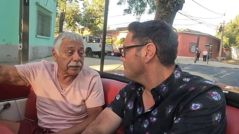 Carlos Caszely junto a Pancho Saavedra en el programa "Te paso a buscar"
Creditos: Canal 13