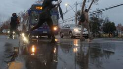 ¿Hasta qué hora llueve en Santiago? Revisa cuándo dejará de llover en la Región Metropolitana