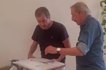 VIDEO | “Tendría que estar en el museo de Colo Colo”: La espectacular reliquia que le regalaron a Mirko Jozic