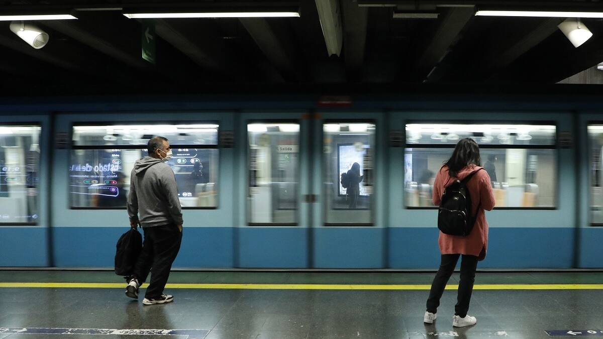Metro de Santiago, Valparaíso y BioTren amplían horarios por toque de queda: revisa cómo funcionarán