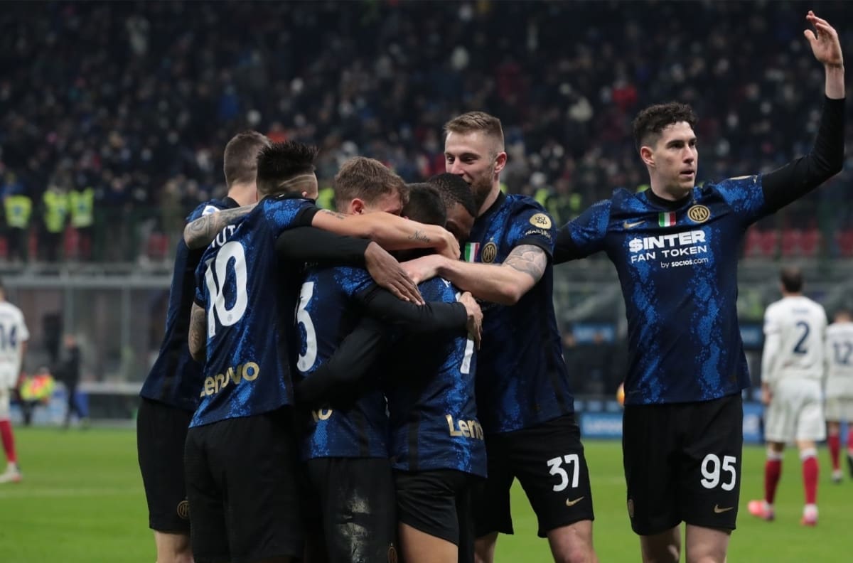 Inter de Milán 4-0 Cagliari : El cuadro lombardo subió al liderato de la Serie A