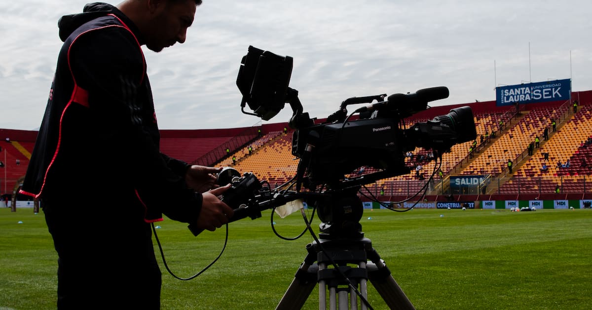 Fútbol chileno se renueva: 5 torneos, horarios prime y más exigencias de TV