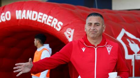 Hinchas de Santiago Wanderers deliran con Jaime García tras el triunfo ante la UC: “Tiene cosas de Ancelotti”