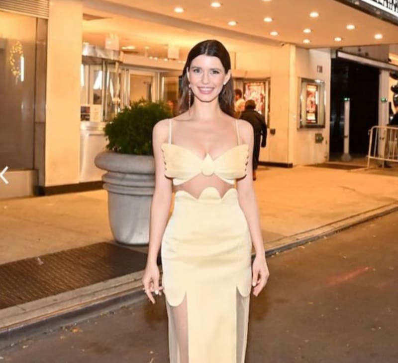 Es la recordada actriz turca.