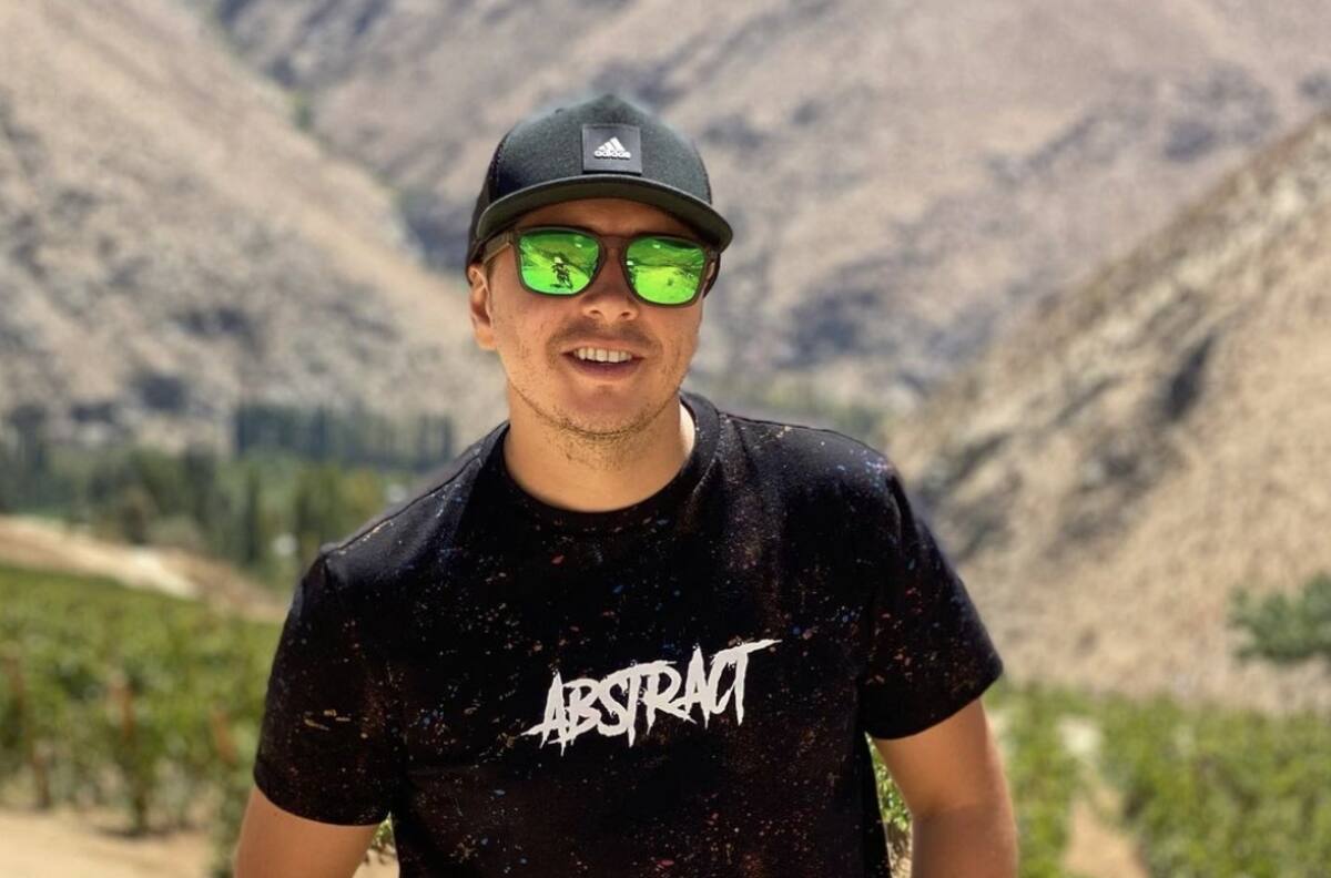 "Con el permiso de mi mamá y de mi papá": Karol Lucero le contestó a usuarios que lo criticaban por haber viajado de vacaciones al norte del país