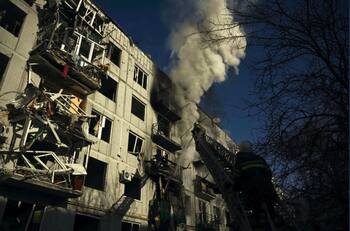 Chileno en Ucrania vive ataque de Rusia: "Cada 15 o 20 minutos se sienten cañonazos"