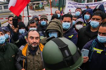 VIDEO | Siguen las manifestaciones: Trabajadores subcontratados de ENAP nuevamente bloquean ruta en la Región del Biobío