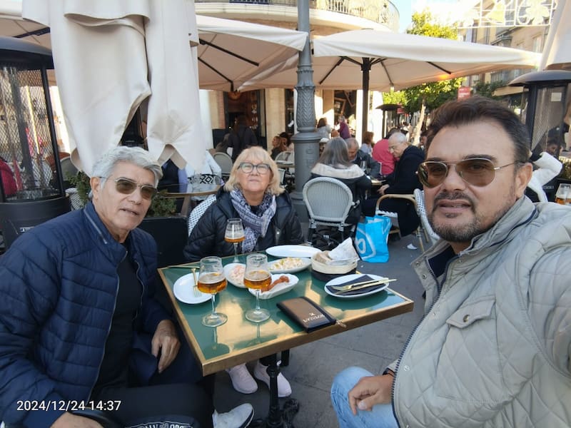 Marcelo, Cristina y Pablo a fines del año pasado. Su hijo jugó de volante central en Boca Juniors, en 1996, y fue compañero de Maradona.