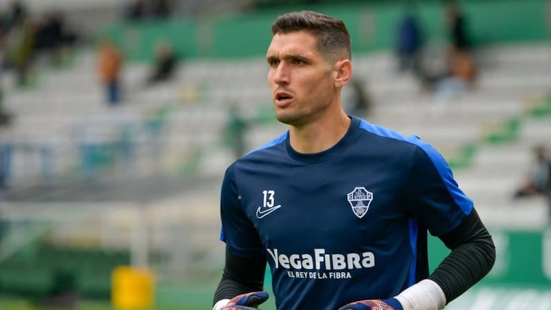 ¿Se acerca a Colo Colo? Matías Dituro perdió la titularidad en el Elche por este motivo
