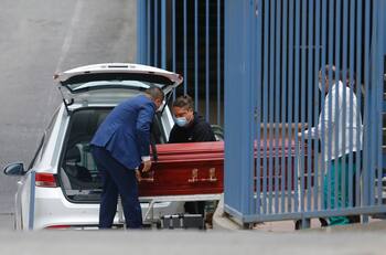 DEIS: Chile superó la barrera de las 30 mil muertes por Covid-19