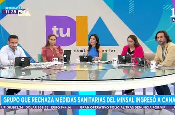Ángeles Araya y Mirna Schindler repudiaron la situación: Agrupación antivacunas irrumpió violentamente en Canal 13 mientras el matinal se encontraba en vivo