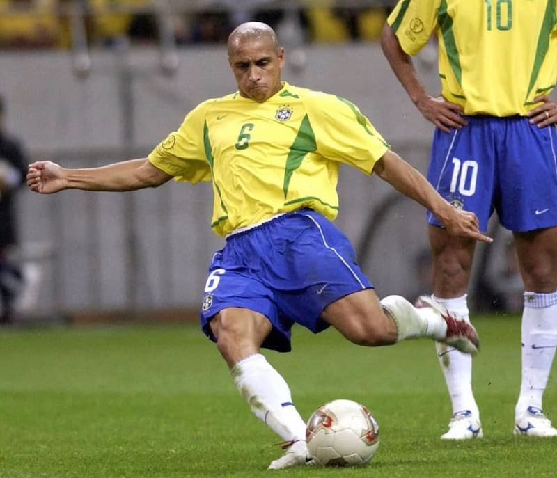 El afamado lateral en su época como futbolista.