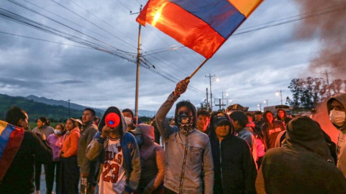 Estallido Social en Ecuador: reconocido DT chileno sufre por la suspensión del fútbol