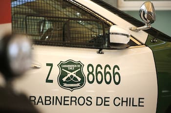Niña de 6 años quedó grave tras caer de moto que conducía su padrastro en Recoleta