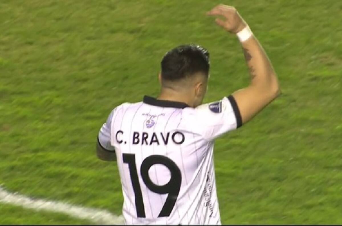 Christian Bravo marcó en eliminación de Montevideo Wanderers de la Sudamericana