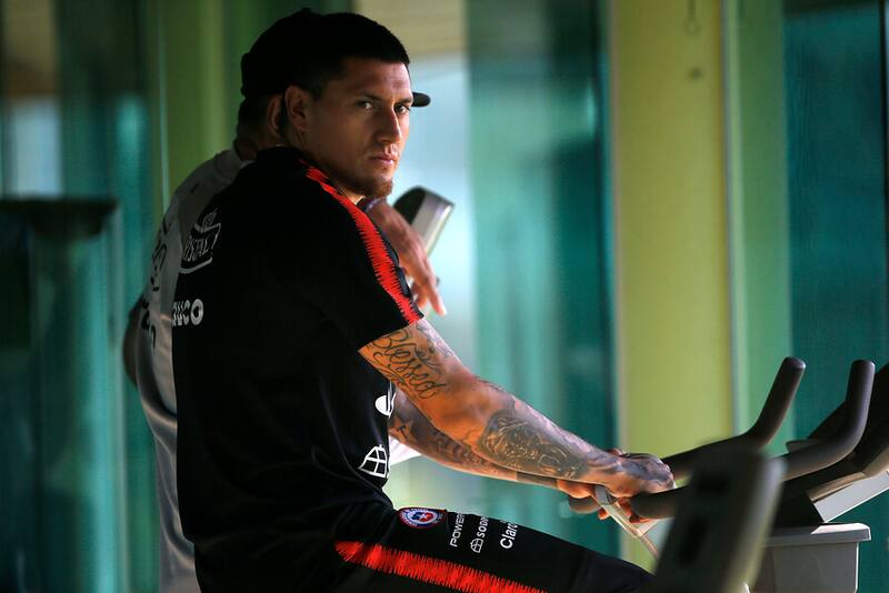 El incierto futuro de Nicolás Castillo: más cerca del gol que del fútbol. Foto: Aton.