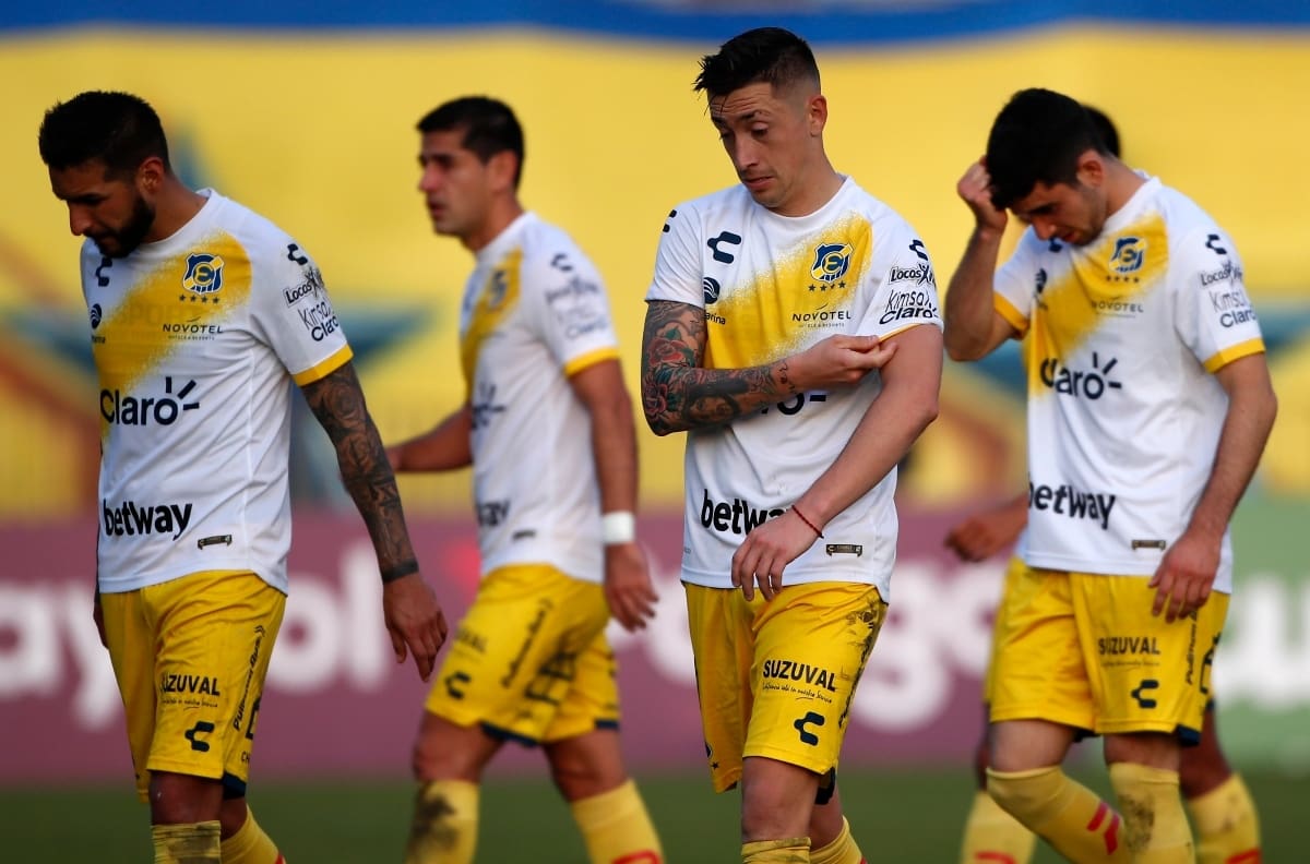 Delantero del Campeonato Nacional tuvo que ser operado de urgencia por tumor en su cuello