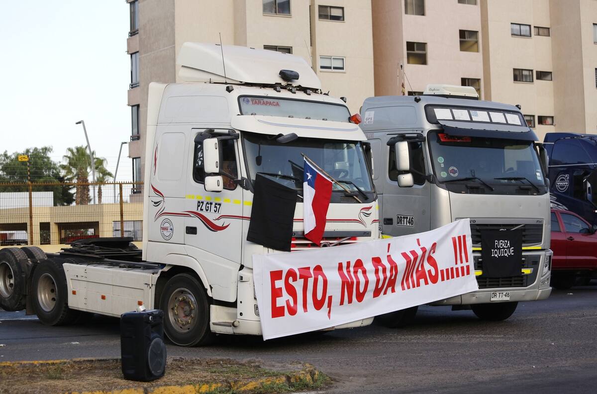 Manifestaciones en el Norte: bloquean ingreso a aeropuertos y cierran la Zona Franca de Iquique