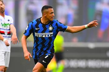 Antonio Conte alabó a Alexis Sánchez y explicó por qué lo sacó en el segundo tiempo