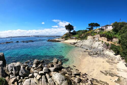 A 2 horas de Santiago: la mágica playa de aguas turquesas que encanta a sus visitantes estos últimos días de verano