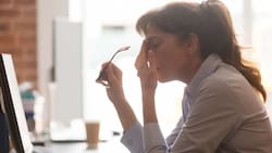 Trabajar solo cuatro días mejora la salud mental y la productividad según estudio Nature: ¿es aplicable a la realidad chilena?