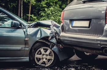 ¿Cuántos conductores usan el celular en semáforos rojos del Gran Santiago?: Esto dice un estudio