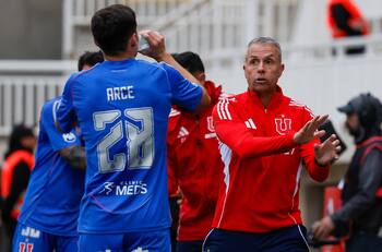 Otro lesionado: Agustín Arce se baja de la Roja Sub-20 y no estará en Copa Chile con la U
