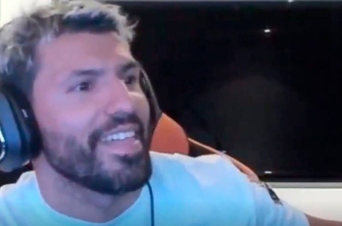¡Qué agradable sujeto! Kun Agüero se lució en Twitch al ritmo de Hawái de Maluma