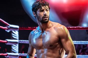 Ex de Pamela Díaz debuta en plataforma para adultos con erótica sesión de fotos: “Va con mucho cariño”