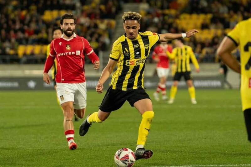 Es el único extremo por derecha en la nómina de Nueva Zelanda Sub 20.