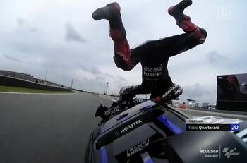 VIDEO | La escalofriante caída que sufrió Fabio Quartararo en el MotoGP de Países Bajos