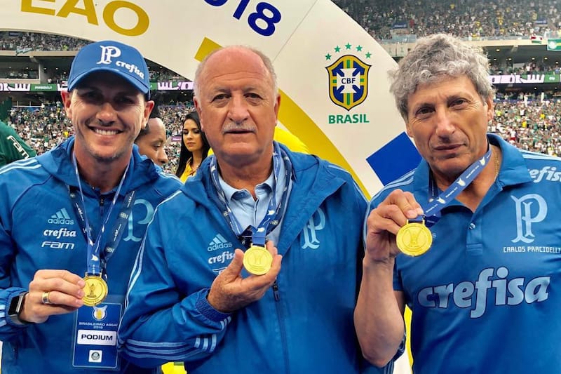 Paulo Turra junto a Scolari cuando ganaron el Brasileirao con Palmeiras en 2018. Foto: Instagram Paulo Turra.