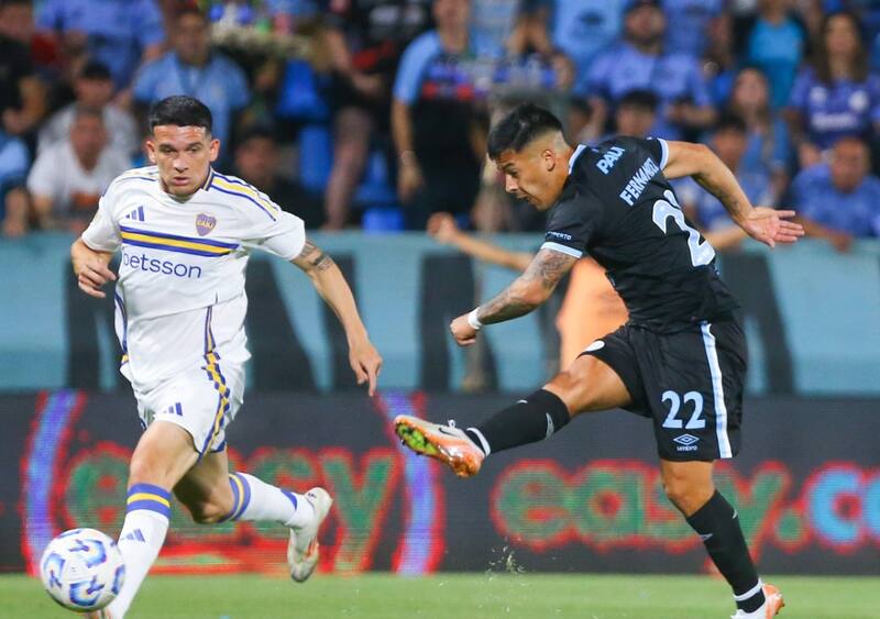 Lo piden para la U: el gol del hermano de Leandro Fernández que dejó a Gary Medel sin DT en Boca Juniors