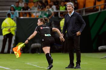 Fue el DT sensación en las Eliminatorias y anhela a Pellegrini en La Roja: “Me encantaría”