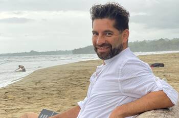 Recibió saludos de Humberto Sichel y Vero Bianchi: Karim Butte celebró su cumpleaños con postal desde el Caribe