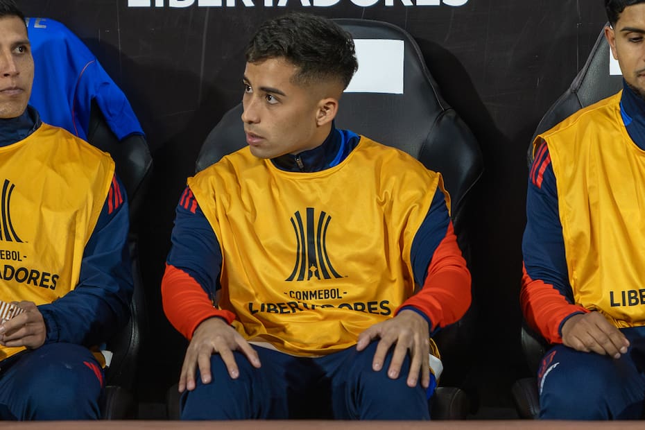 Lucas Assadi en la banca por Copa Libertadores.