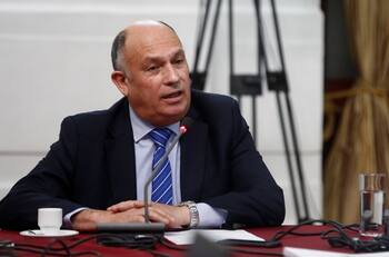 Diputado Bobadilla borró tuit donde difundía noticia falsa de Elisa Loncon y justificó publicación