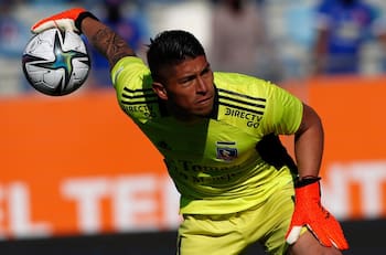 Igualó a Claudio Bravo: La impresionante marca que alcanzó Brayan Cortés en Colo Colo