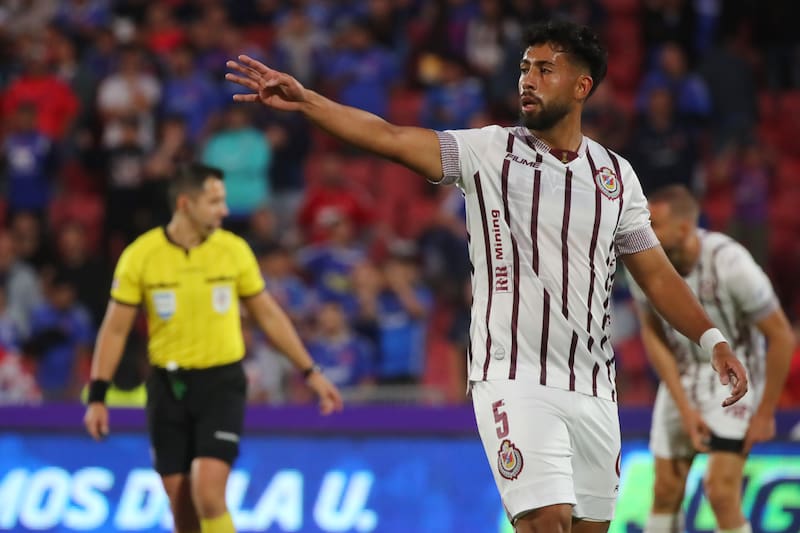 El defensor con la camiseta de Deportes La Serena. Foto: Agencia Aton.