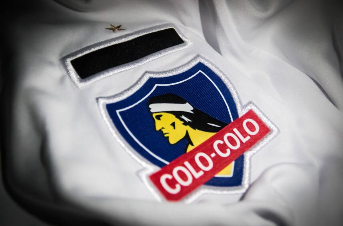 Las ocho marcas que buscan vestir a Colo Colo a partir del próximo año