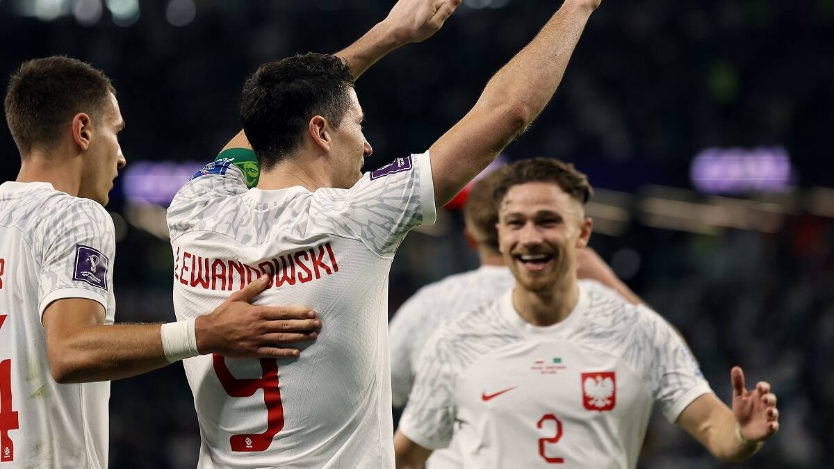 Mundial Qatar 2022: la Polonia de Robert Lewandowski le gana a Arabia Saudita y complica a Argentina