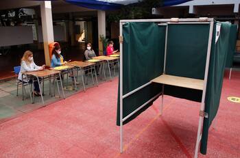 Voto asistido: personas en silla de ruedas podrán sufragar fuera de la cámara el día del Plebiscito