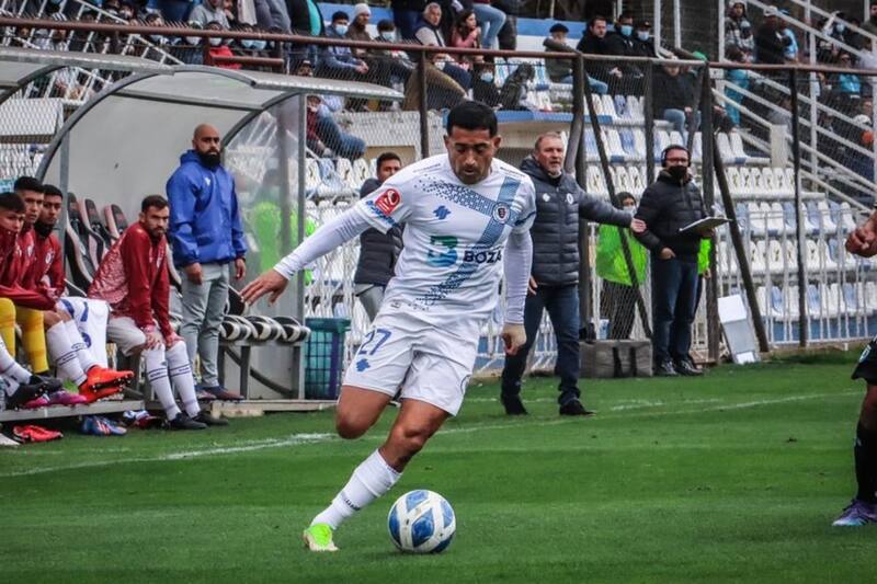 es el máximo goleador histórico de Deportes Santa Cruz.