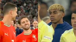 La reacción de Lamine Yamal durante la celebración de Cristiano Ronaldo que da la vuelta al mundo