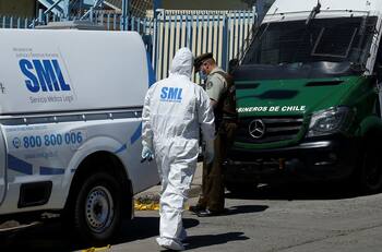 Hombre muere de hipotermia dentro de retén de Carabineros tras ser encontrado tendido en la calle