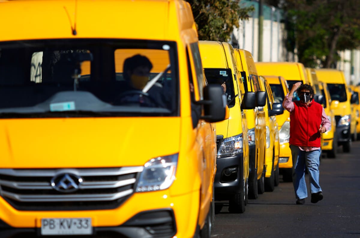 Prorrogan los permisos de circulación de taxis, buses y transporte escolar