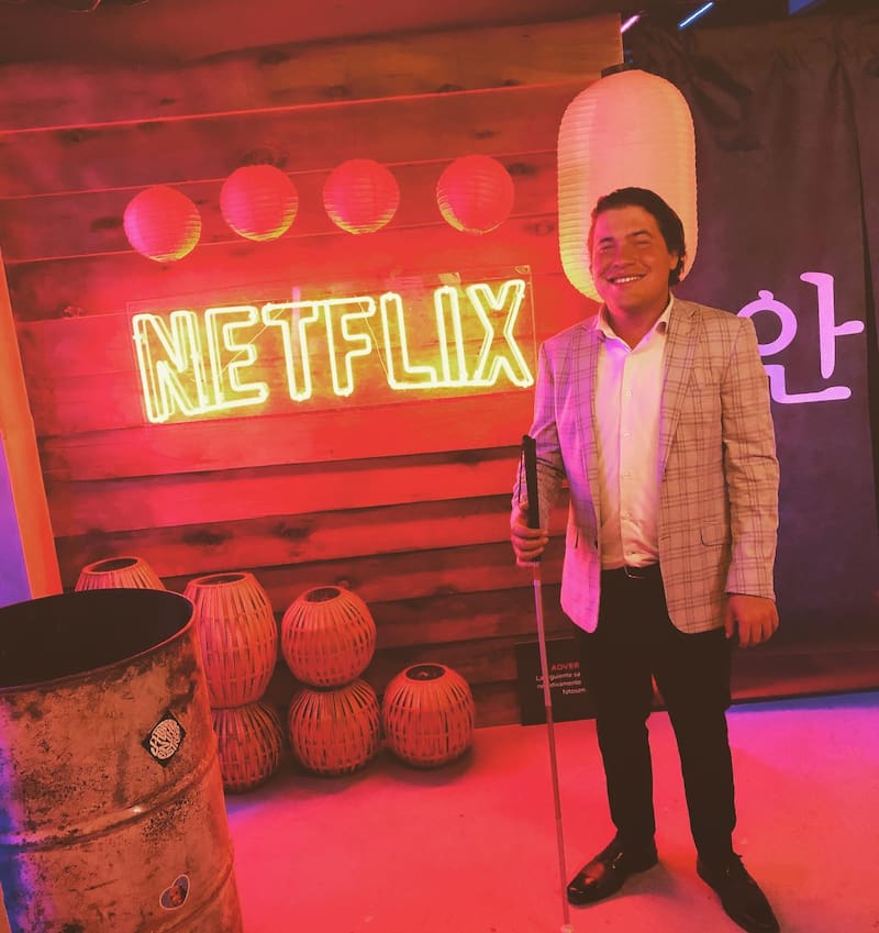 es un destacado comediante mexicano