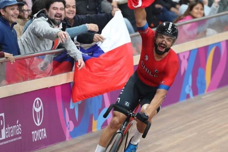 El ciclista chileno regresó al país desde Buenos Aires y admitió el consumo de una sustancia prohibida.