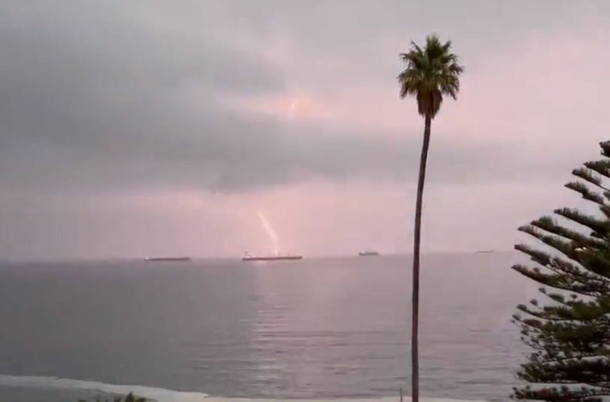 VIDEO | Tormenta eléctrica en Viña del Mar y Valparaíso: Registran lluvias y relámpagos en la región