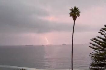 VIDEO | Tormenta eléctrica en Viña del Mar y Valparaíso: Registran lluvias y relámpagos en la región